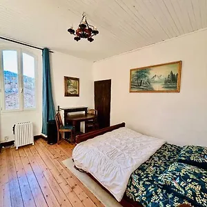 Au Chateau De Lachau